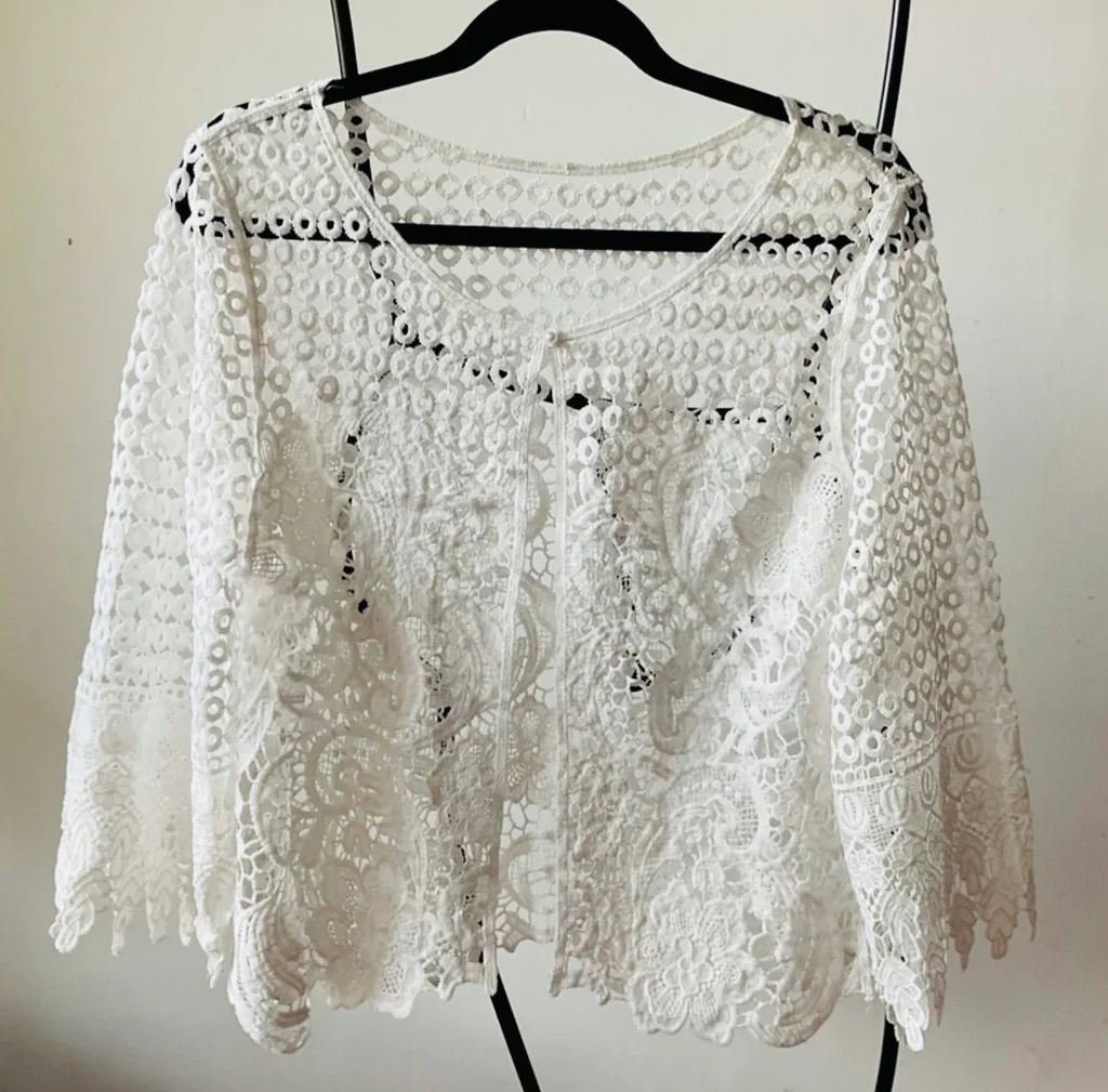 🔥-20%🔥 Joli Gilet tout en Dentelle Blanche Élégant – Neuf – Taille L